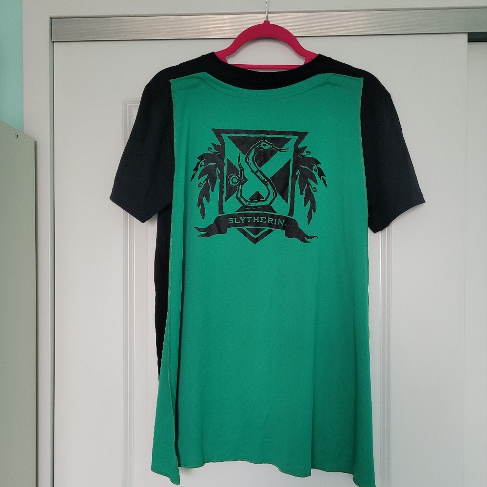 Slytherin T-Shirt with Removable Cape